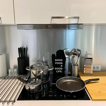 Will New Modern & Spacious Apt! Apartamento