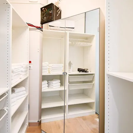 Will New Modern & Spacious Apt! Lejlighed *